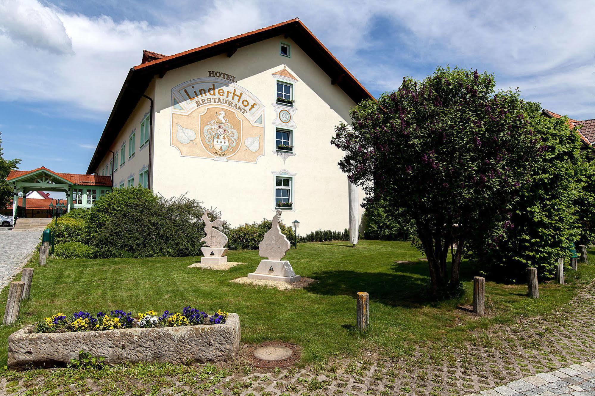 Hotel Linderhof Erfurt Esterno foto